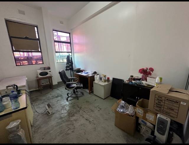 2,468M² WAREHOUSE TO LET IN PAARDEN EILAND